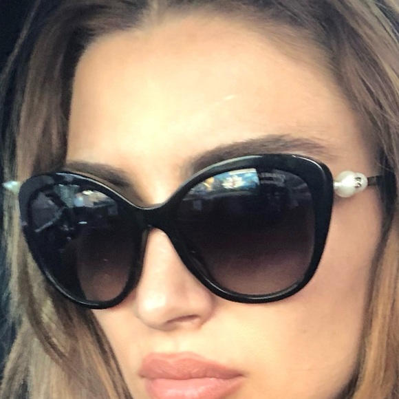 CHANEL Black , white Chanel pearl Wraparound Sunglasses with Matte Finish - Picture 2 of 12